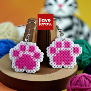 Aretes huellita pixel art 🐾
